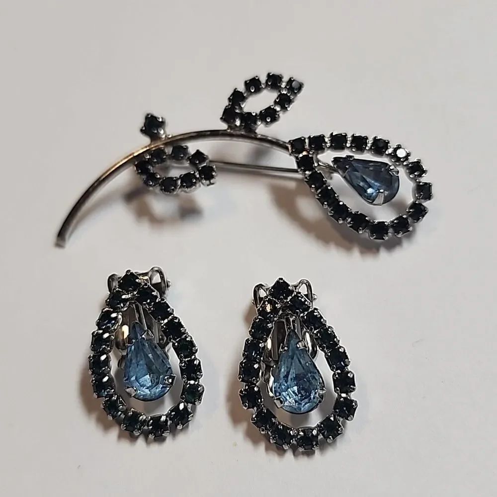Elegant Silver and Blue Flower Brooch With Matching Clip On Earrings